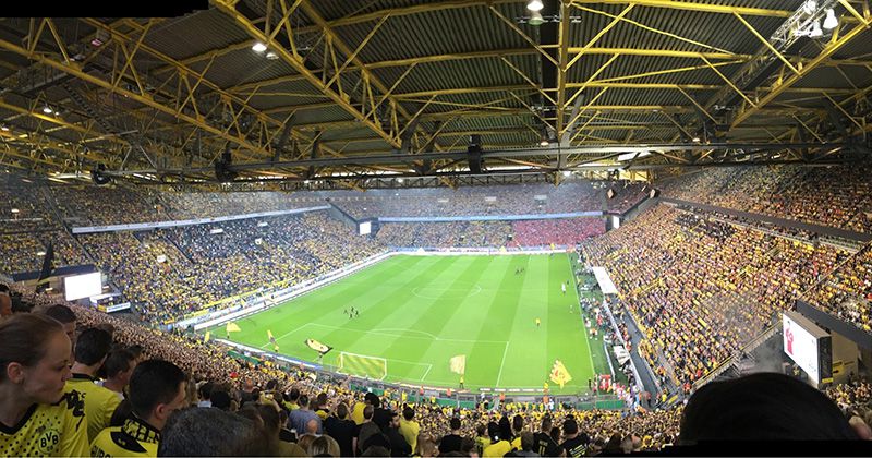 Lịch sử và quá trình phát triển sân signal iduna park